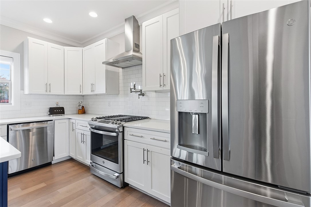 Collier Twp, Pennsylvania, 15205, United States, 4 Bedrooms Bedrooms, ,4 BathroomsBathrooms,Residential,For Sale,1994329