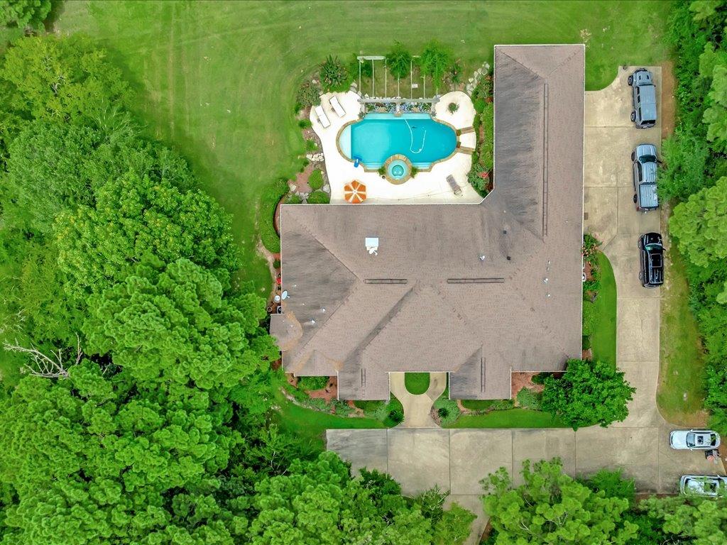 Lufkin, Texas, 75901, United States, 4 Bedrooms Bedrooms, ,5 BathroomsBathrooms,Residential,For Sale,1979665