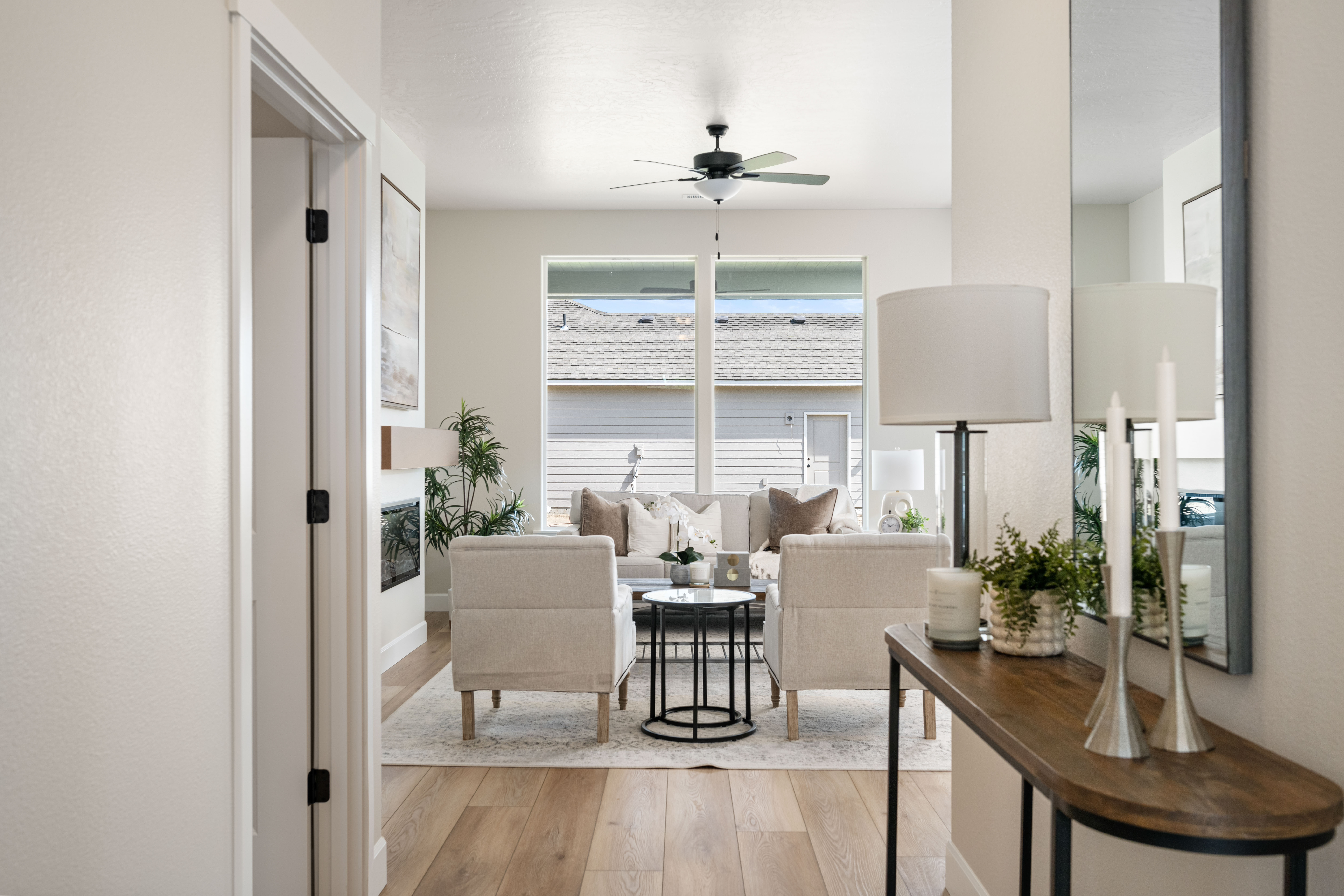 3 Car Garage, Great Floor Plan & Corner Lot - 物件實景