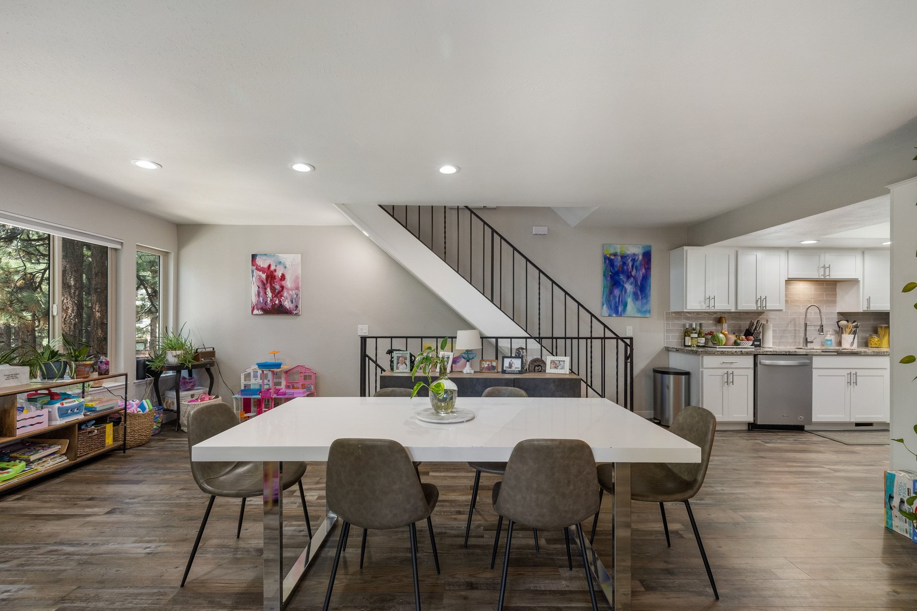  Expansive Nevada-Side Tahoe Retreat in Coveted Lake Village Setting - 物件實景