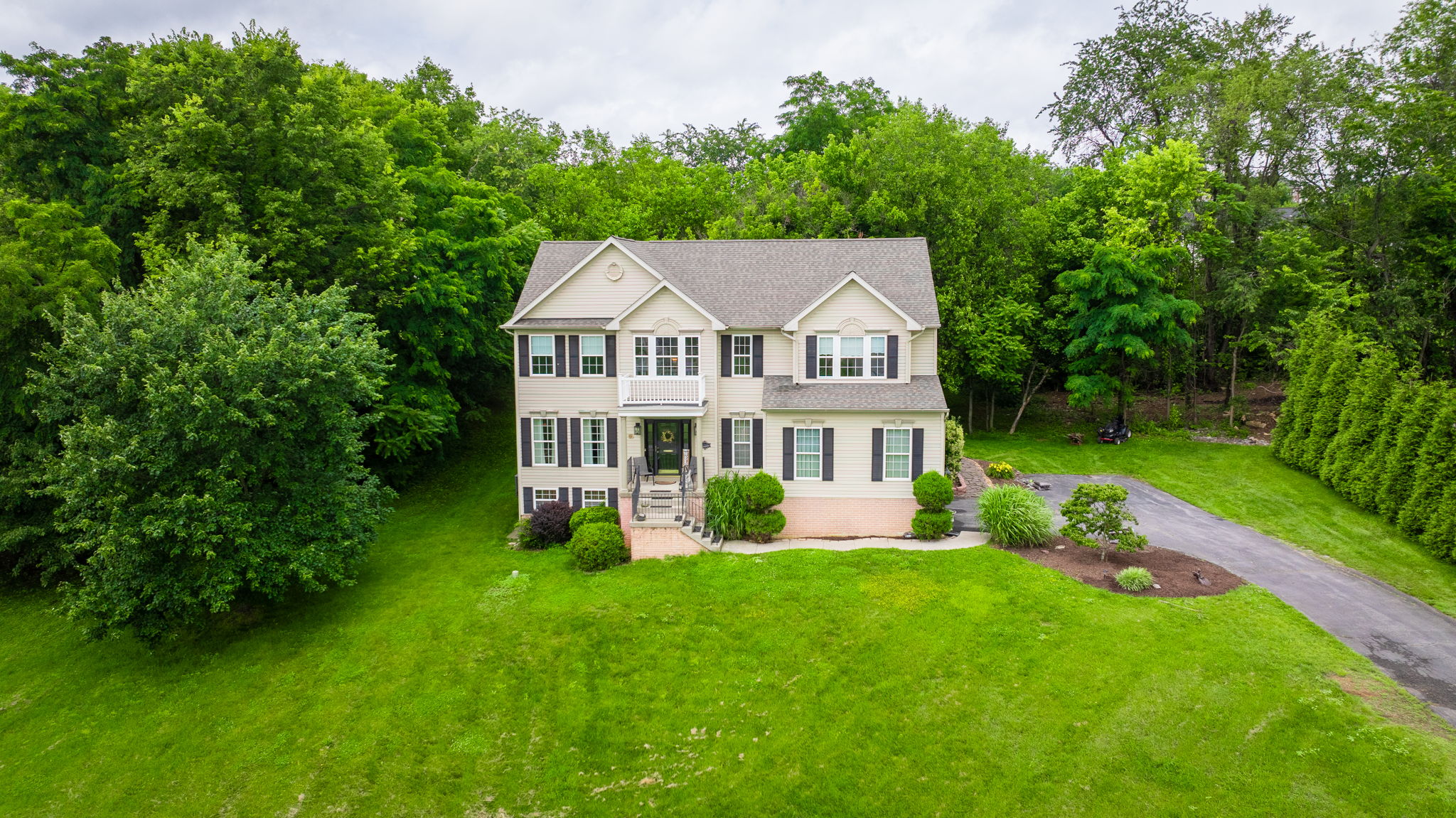 Martinsburg, West Virginia, 25403, United States, 4 Bedrooms Bedrooms, ,Residential,For Sale,1873550