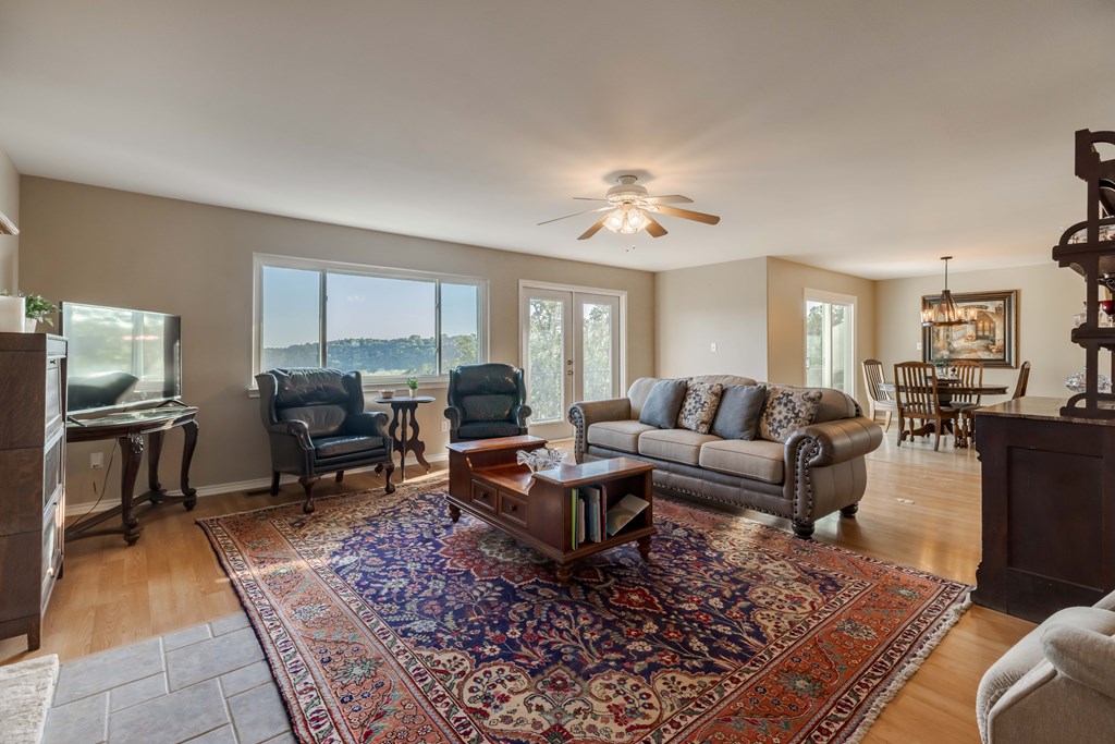 Kerrville, Texas, 78028, United States, 4 Bedrooms Bedrooms, ,4 BathroomsBathrooms,Residential,For Sale,1921517