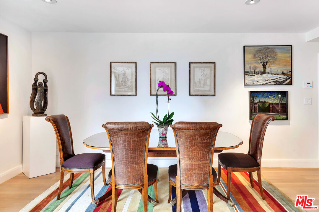 Los Angeles, California, 90067, United States, 1 Bedroom Bedrooms, ,1 BathroomBathrooms,Residential,For Sale,2001995