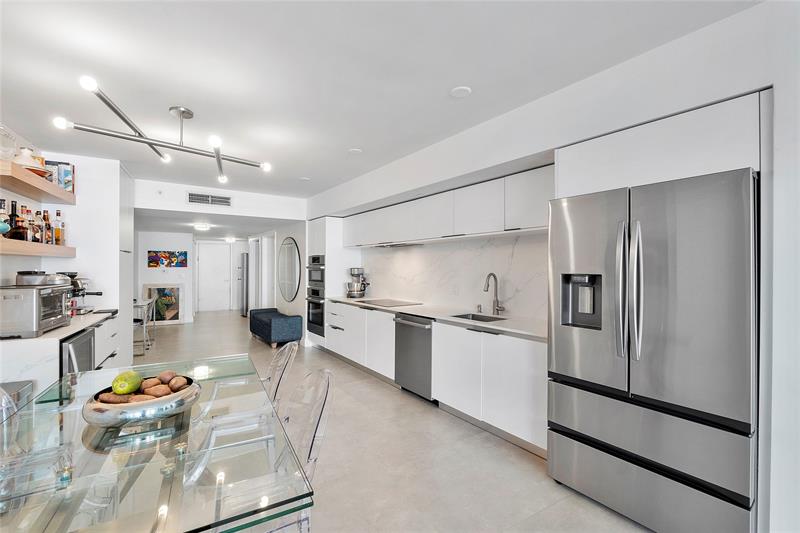 Miami Beach, Florida, 33141, United States, 2 Bedrooms Bedrooms, ,2 BathroomsBathrooms,Residential,For Sale,1990899