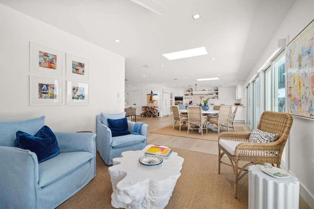 Largo, Florida, 33770, United States, 3 Bedrooms Bedrooms, ,4 BathroomsBathrooms,Residential,For Sale,1989168