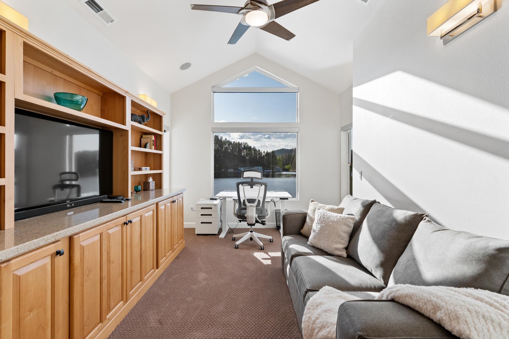 Loon Lake, Washington, 99148, United States, 5 Bedrooms Bedrooms, ,5 BathroomsBathrooms,Residential,For Sale,1924422