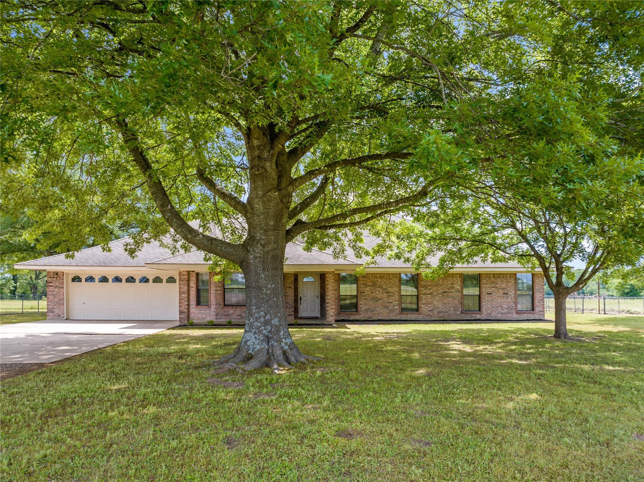 Cla, Texas, 75550, United States, 3 Bedrooms Bedrooms, ,3 BathroomsBathrooms,Residential,For Sale,1879365