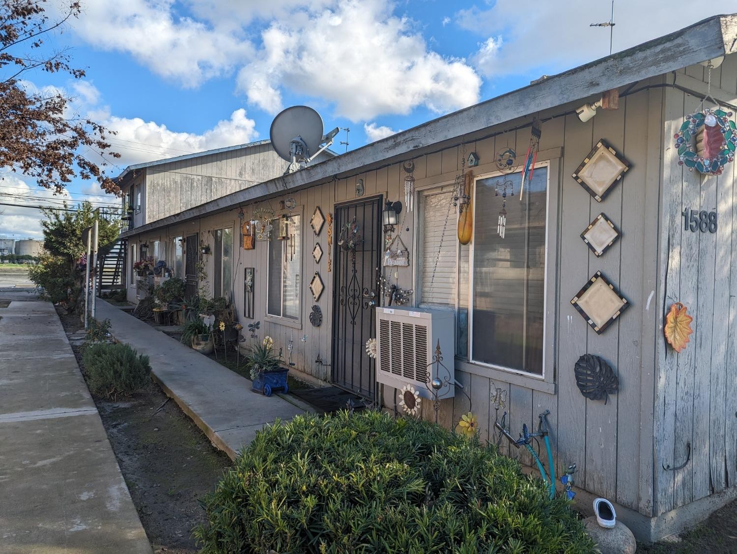 Sanger, California, 93657, United States, 11 Bedrooms Bedrooms, ,4 BathroomsBathrooms,Residential,For Sale,1927962