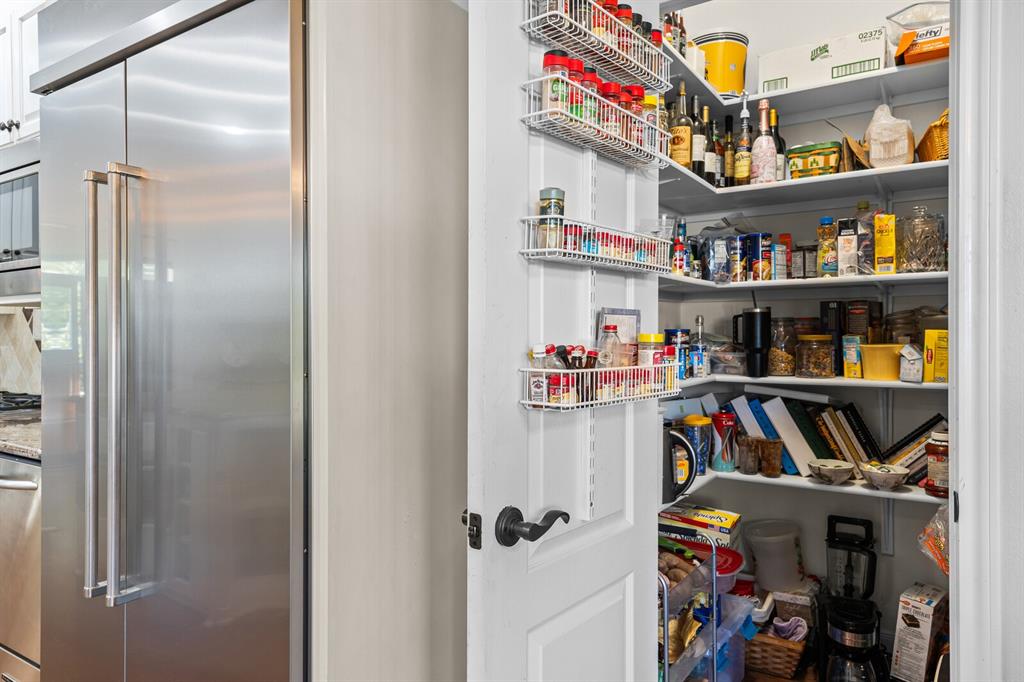 Waco, Texas, 76708, United States, 4 Bedrooms Bedrooms, ,4 BathroomsBathrooms,Residential,For Sale,1989175