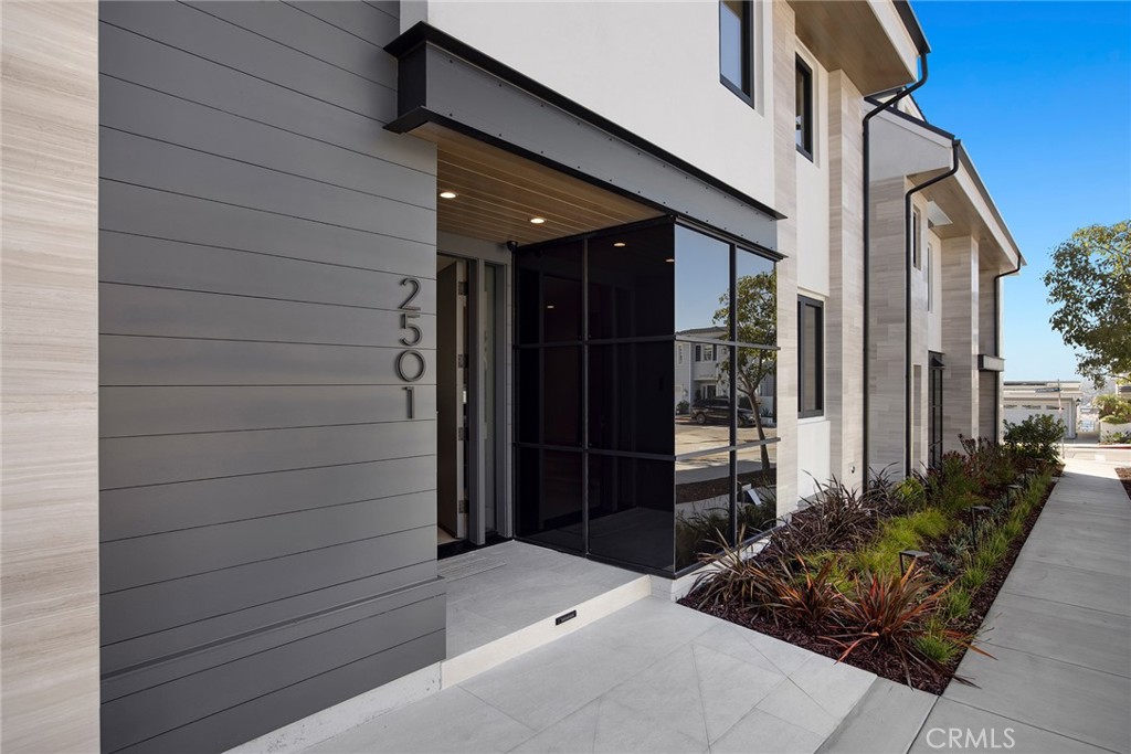 Corona del Mar, California, 92625, United States, 4 Bedrooms Bedrooms, ,5 BathroomsBathrooms,Residential,For Sale,1903577