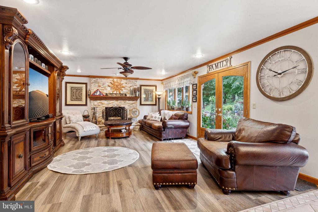 Colts Neck, New Jersey, 07722, United States, 4 Bedrooms Bedrooms, ,4 BathroomsBathrooms,Residential,For Sale,1792181