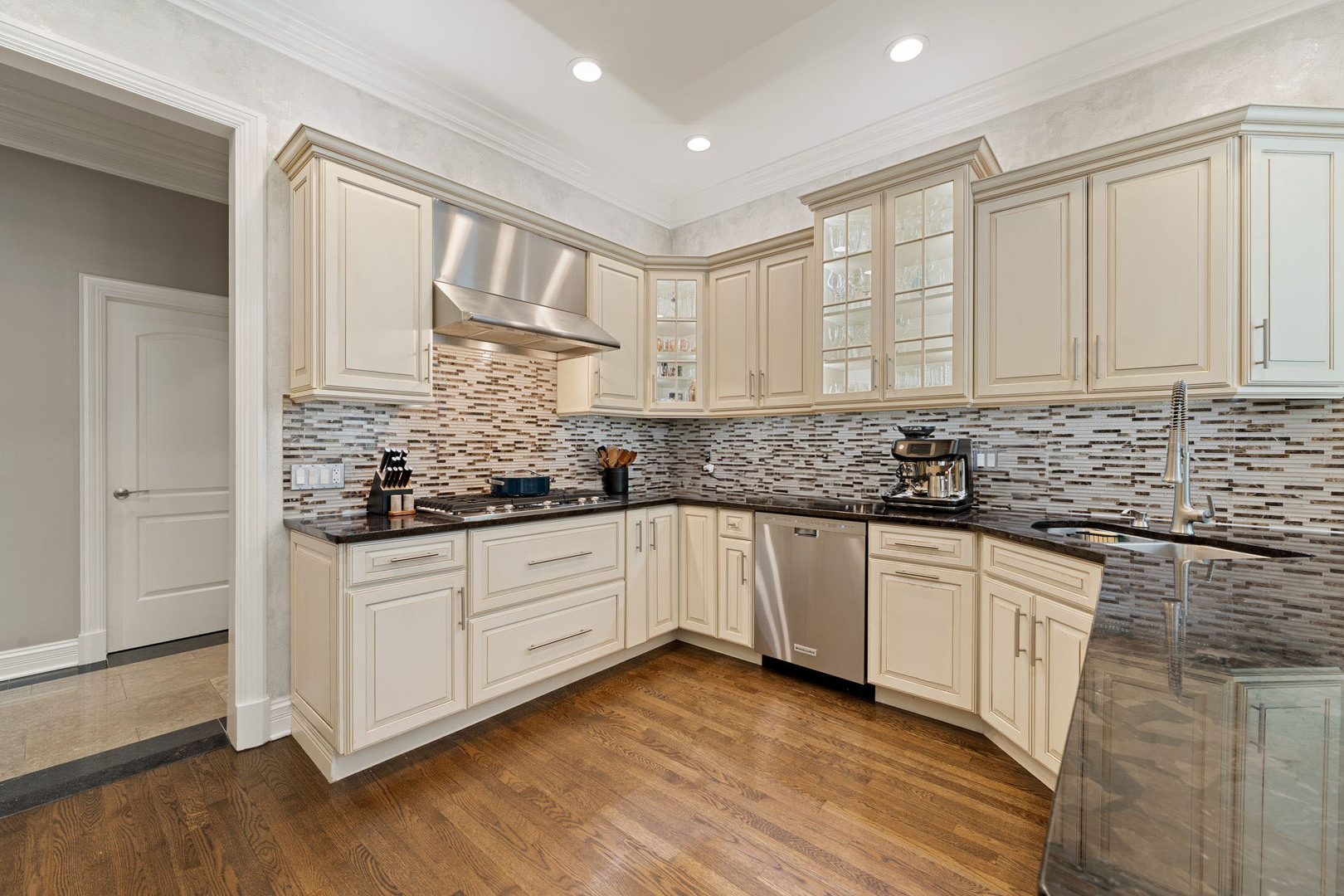 Lake Forest, Illinois, 60045, United States, 6 Bedrooms Bedrooms, ,7 BathroomsBathrooms,Residential,For Sale,1989872