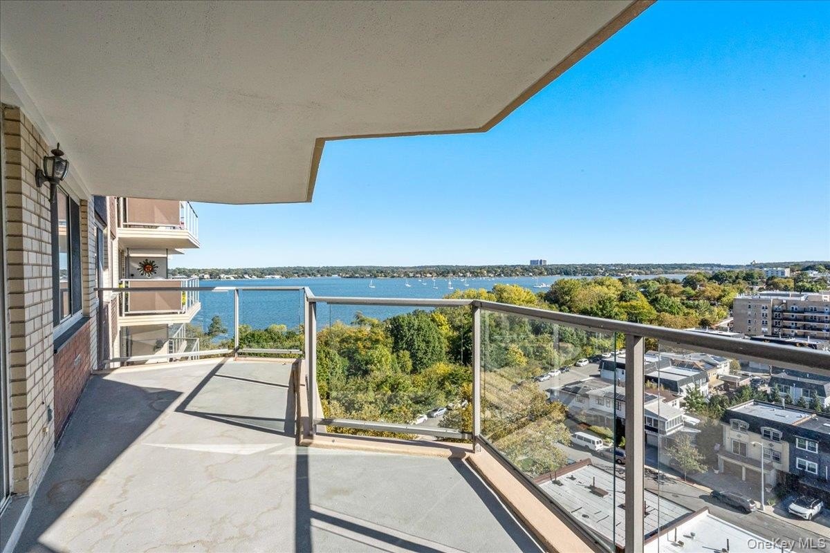 Bayside, New York, 11360, United States, 2 Bedrooms Bedrooms, ,2 BathroomsBathrooms,Residential,For Sale,2048855