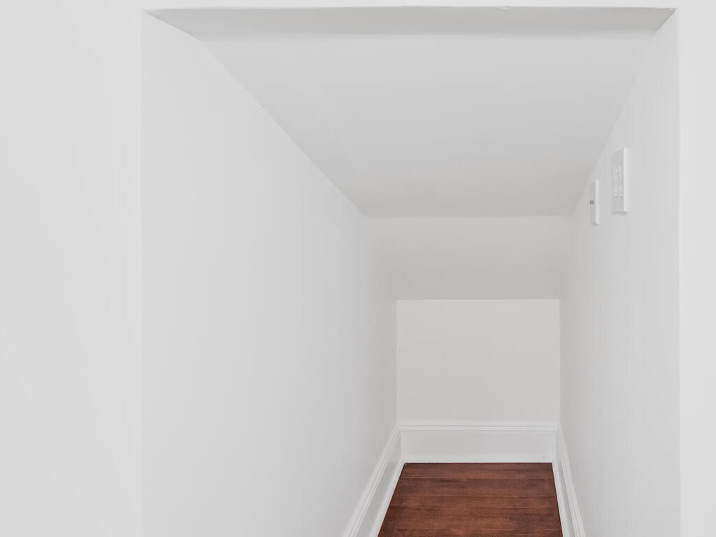 Yonkers, New York, 10701, United States, 6 Bedrooms Bedrooms, ,3 BathroomsBathrooms,Residential,For Sale,1904249