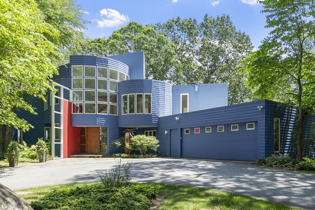 Carlisle, Massachusetts, 01741, United States, 4 Bedrooms Bedrooms, ,5 BathroomsBathrooms,Residential,For Sale,1874454
