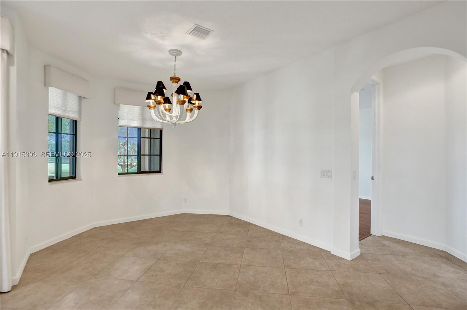 Weston, Florida, 33332, United States, 3 Bedrooms Bedrooms, ,2 BathroomsBathrooms,Residential,For Sale,1998449