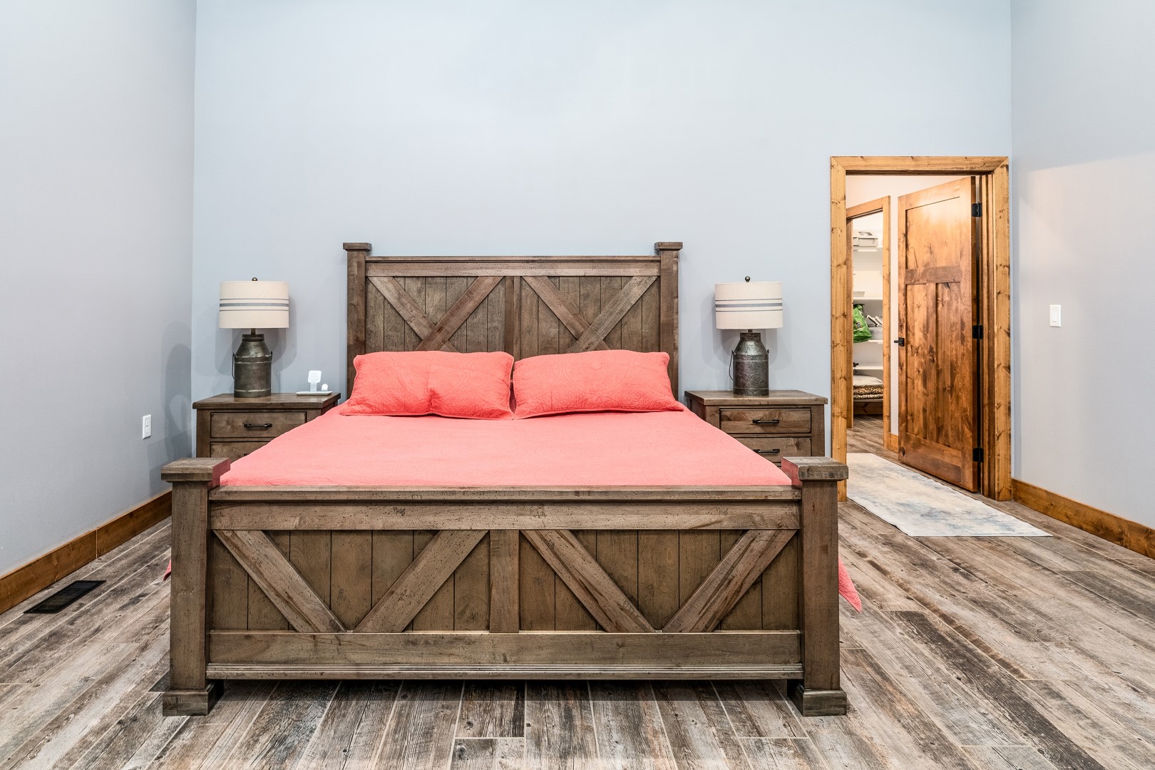 Carbondale, Illinois, 62902, United States, 3 Bedrooms Bedrooms, ,8 BathroomsBathrooms,Residential,For Sale,1986074