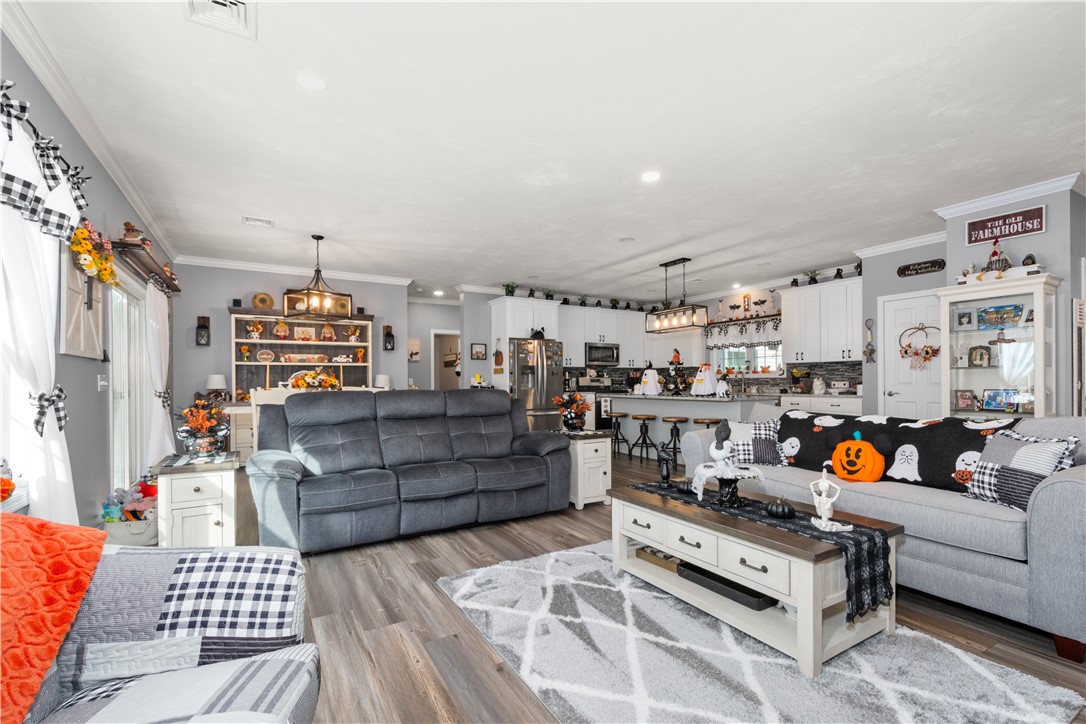 Burrillville, Rhode Island, 02858, United States, 3 Bedrooms Bedrooms, ,2 BathroomsBathrooms,Residential,For Sale,1991043