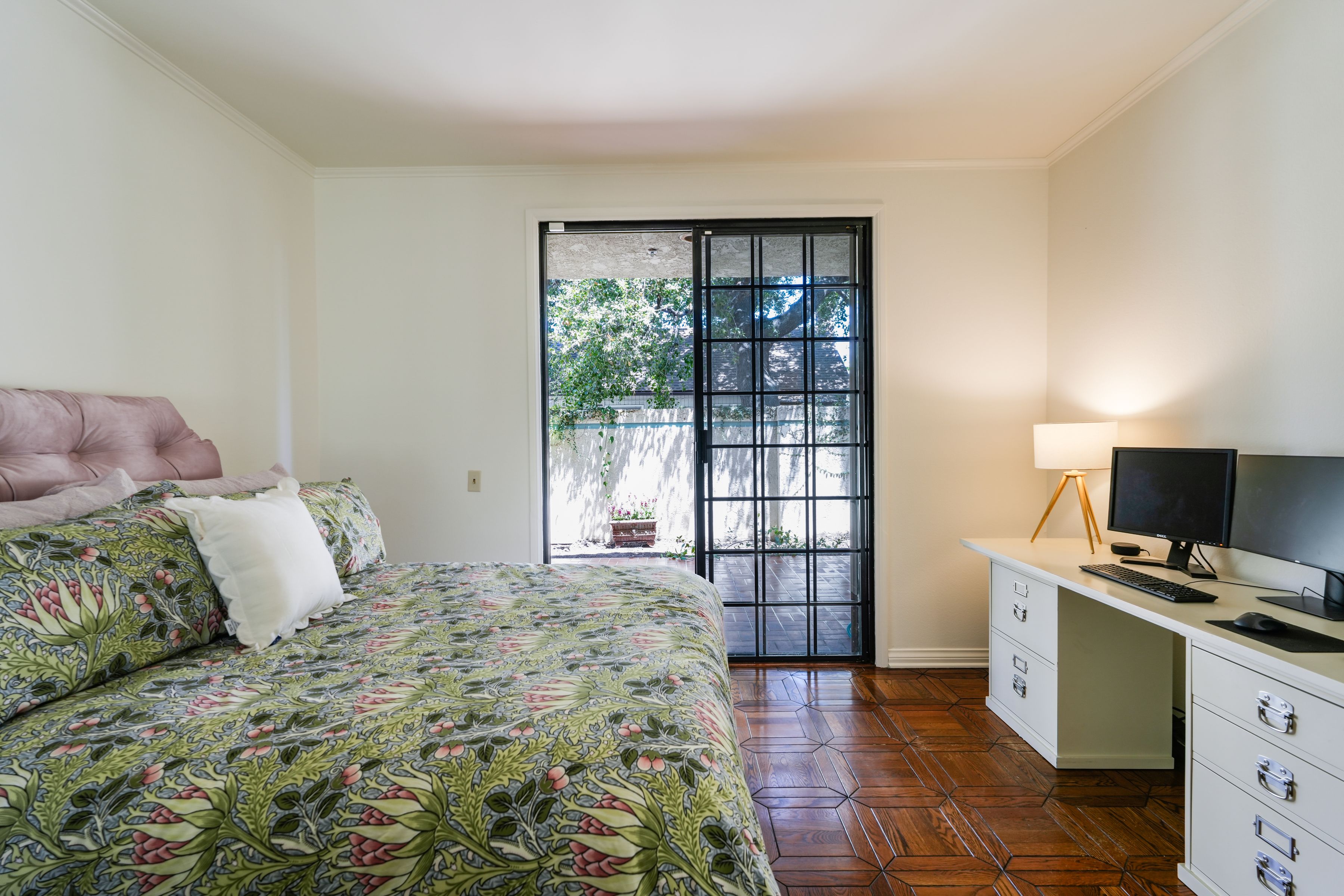  Single story unit with large patio - 物件實景