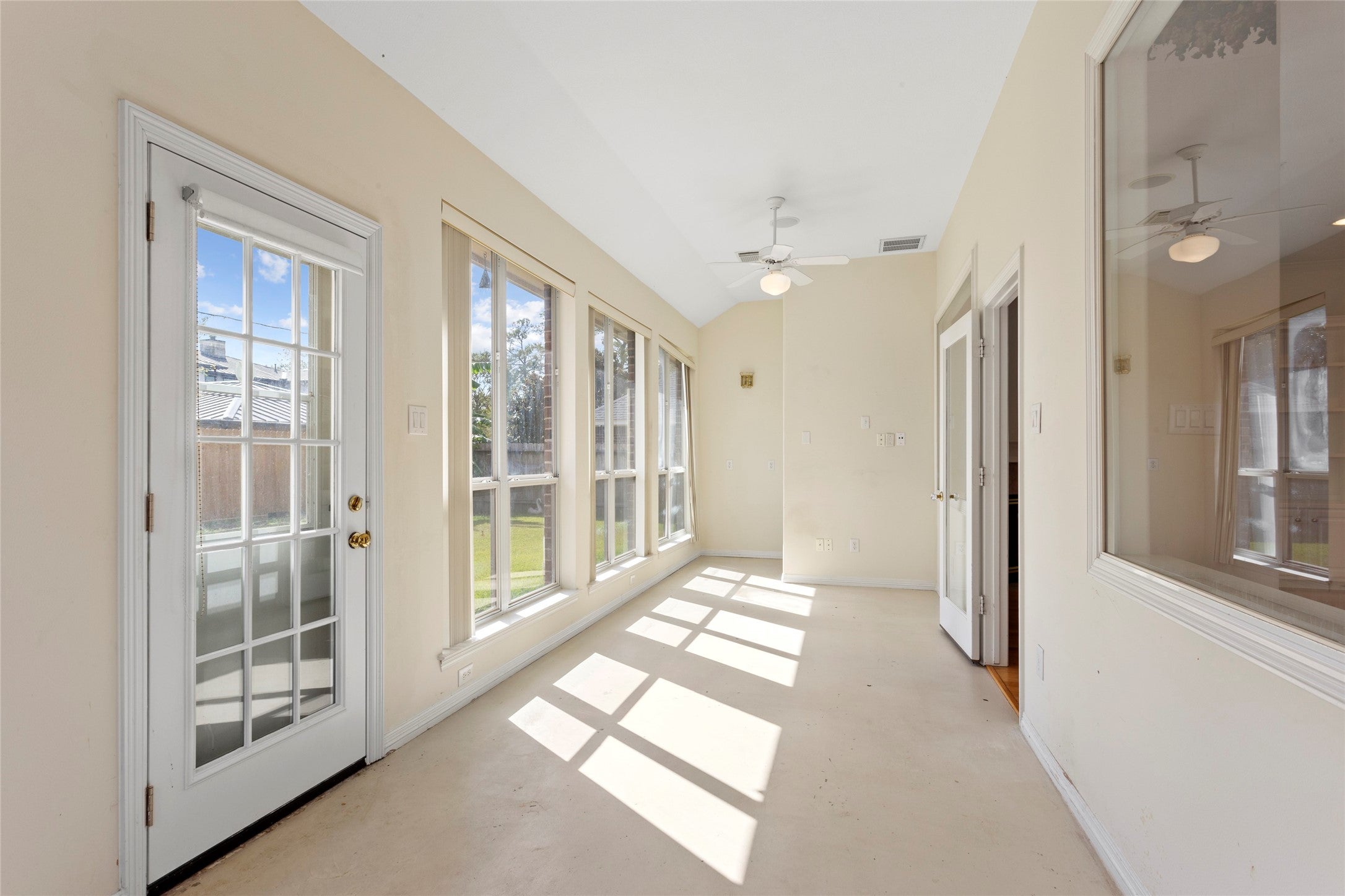 Houston, Texas, 77055, United States, 3 Bedrooms Bedrooms, ,2 BathroomsBathrooms,Residential,For Sale,1923474
