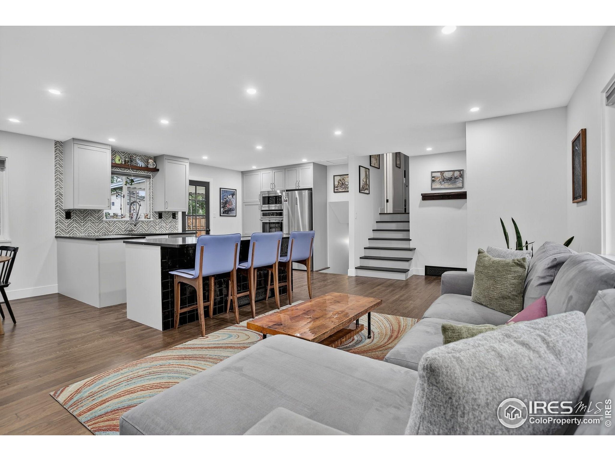 Longmont, Colorado, 80501, United States, 3 Bedrooms Bedrooms, ,2 BathroomsBathrooms,Residential,For Sale,1988284