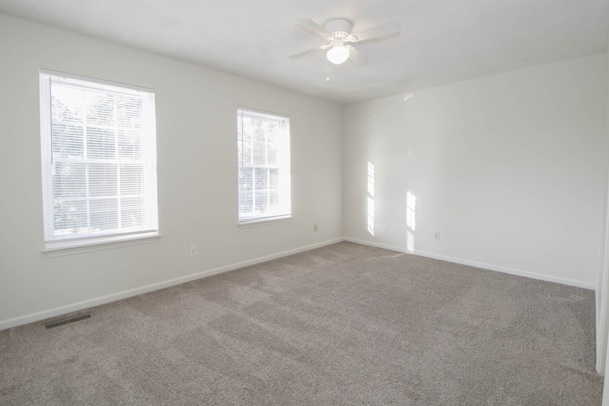 Clarksville, Tennessee, 37042, United States, ,Residential,For Sale,2013065