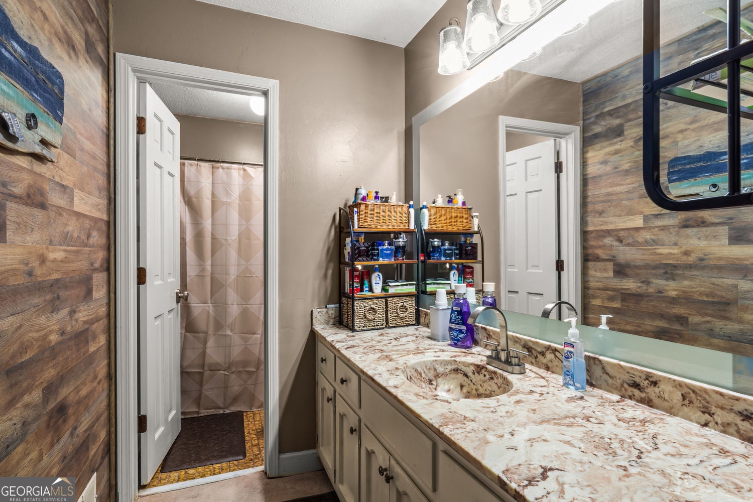 Fayetteville, Georgia, 30215, United States, 5 Bedrooms Bedrooms, ,3 BathroomsBathrooms,Residential,For Sale,1908173