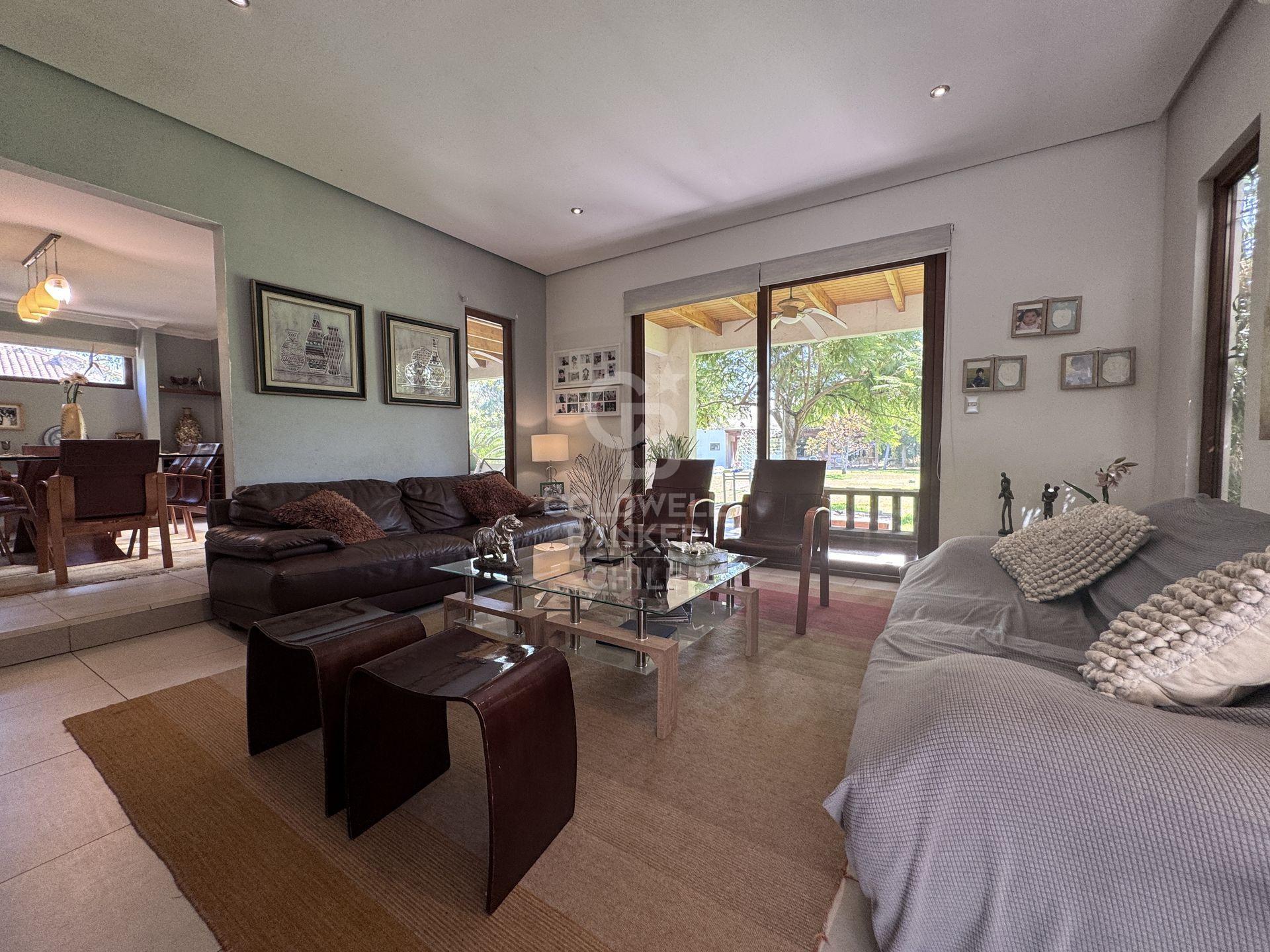 Colina, Chile, 4 Bedrooms Bedrooms, ,5 BathroomsBathrooms,Residential,For Sale,1777856