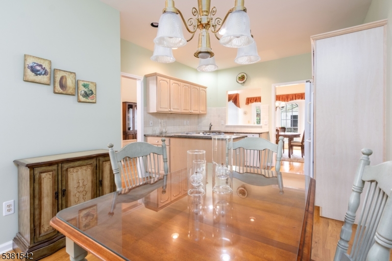 Far Hills Boro, New Jersey, 07931, United States, 2 Bedrooms Bedrooms, ,3 BathroomsBathrooms,Residential,For Sale,1934614
