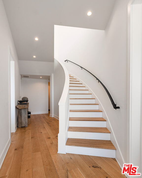 Malibu, California, 90265, United States, 4 Bedrooms Bedrooms, ,5 BathroomsBathrooms,Residential,For Sale,1897741