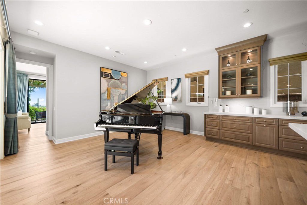 Irvine, California, 92602, United States, 5 Bedrooms Bedrooms, ,6 BathroomsBathrooms,Residential,For Sale,1982881