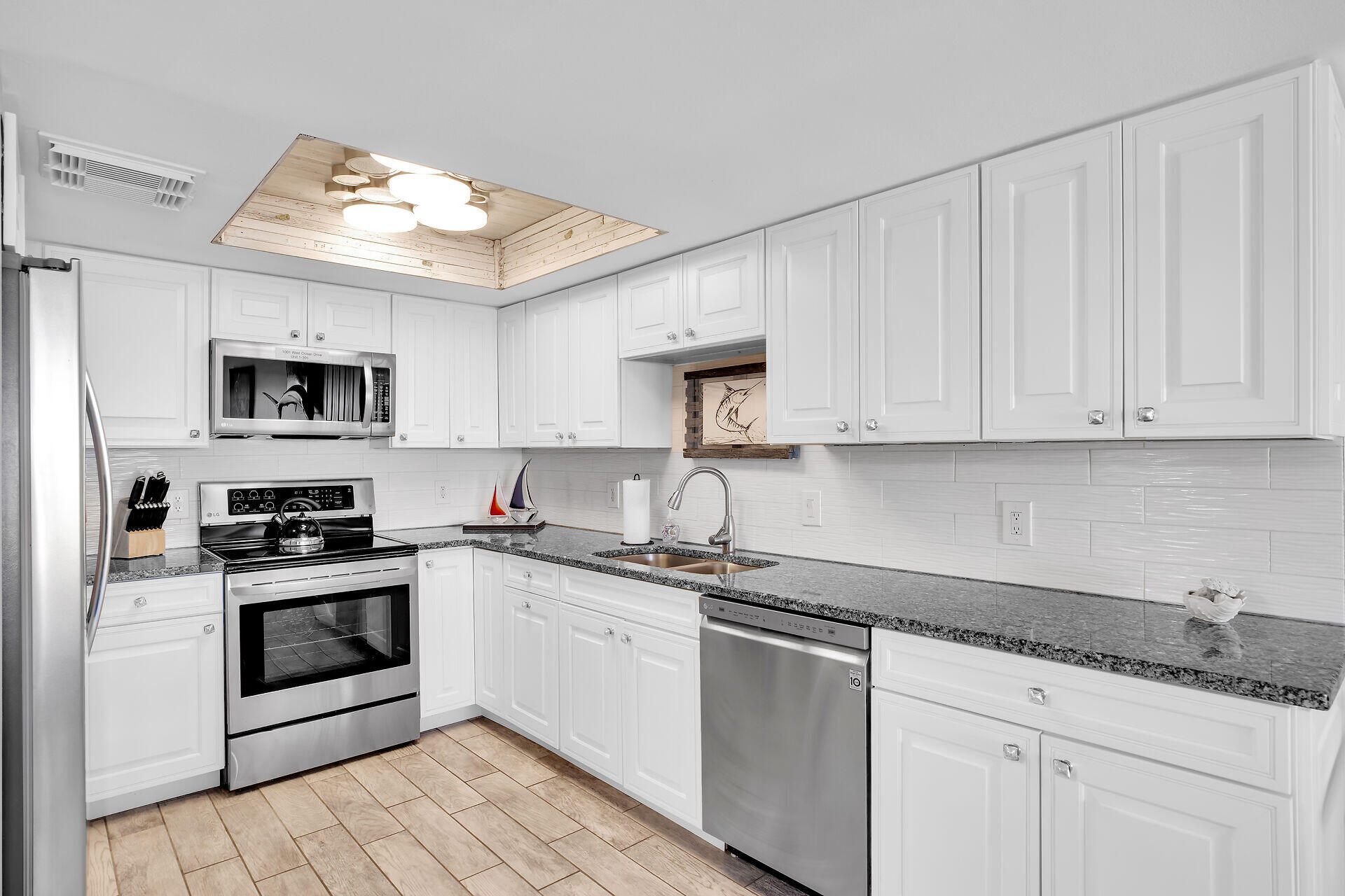 KEY COLONY, Florida, 33051, United States, 2 Bedrooms Bedrooms, ,2 BathroomsBathrooms,Residential,For Sale,1868619