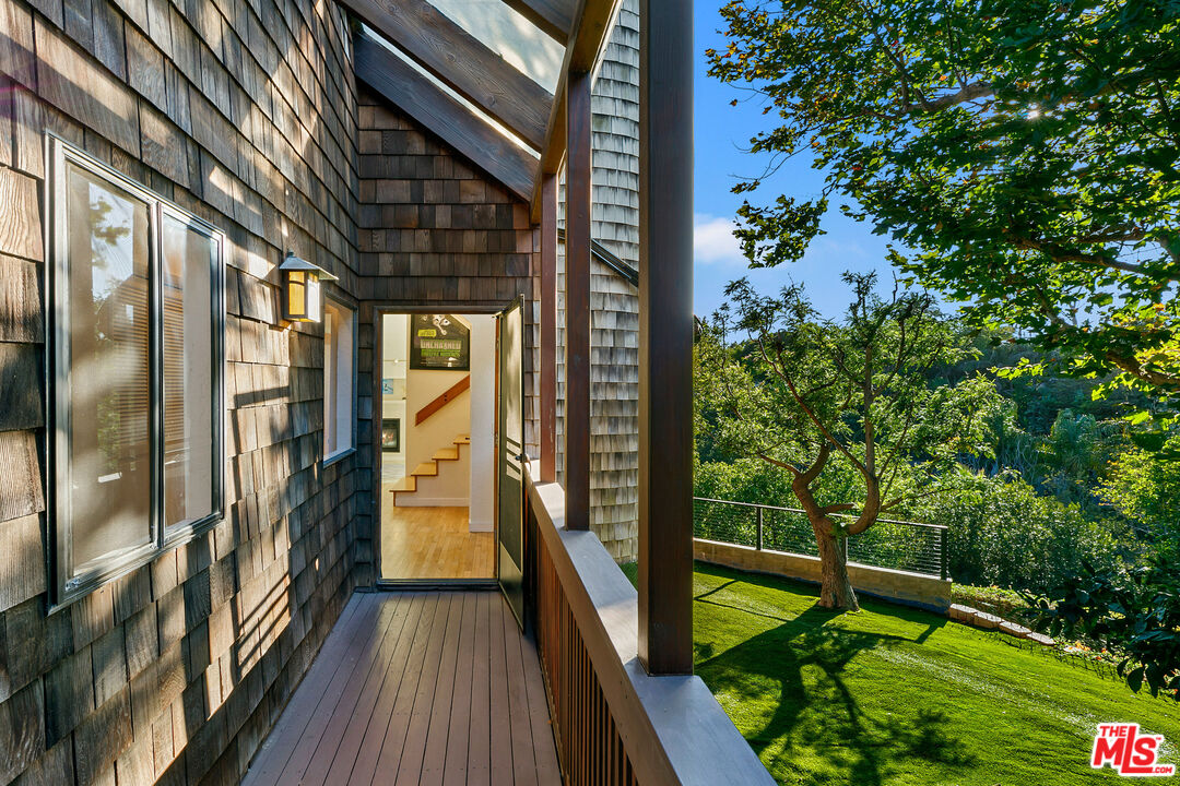 Malibu, California, 90265, United States, 3 Bedrooms Bedrooms, ,3 BathroomsBathrooms,Residential,For Sale,1949478