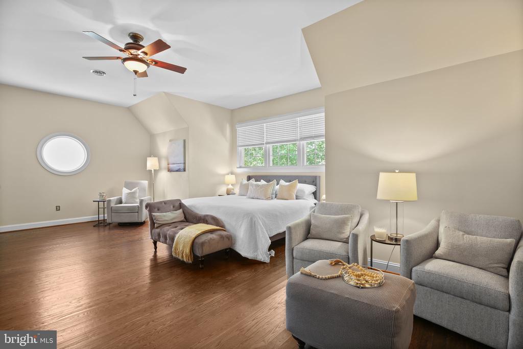 Fredericksburg, Virginia, 22407, United States, 5 Bedrooms Bedrooms, ,5 BathroomsBathrooms,Residential,For Sale,1927805