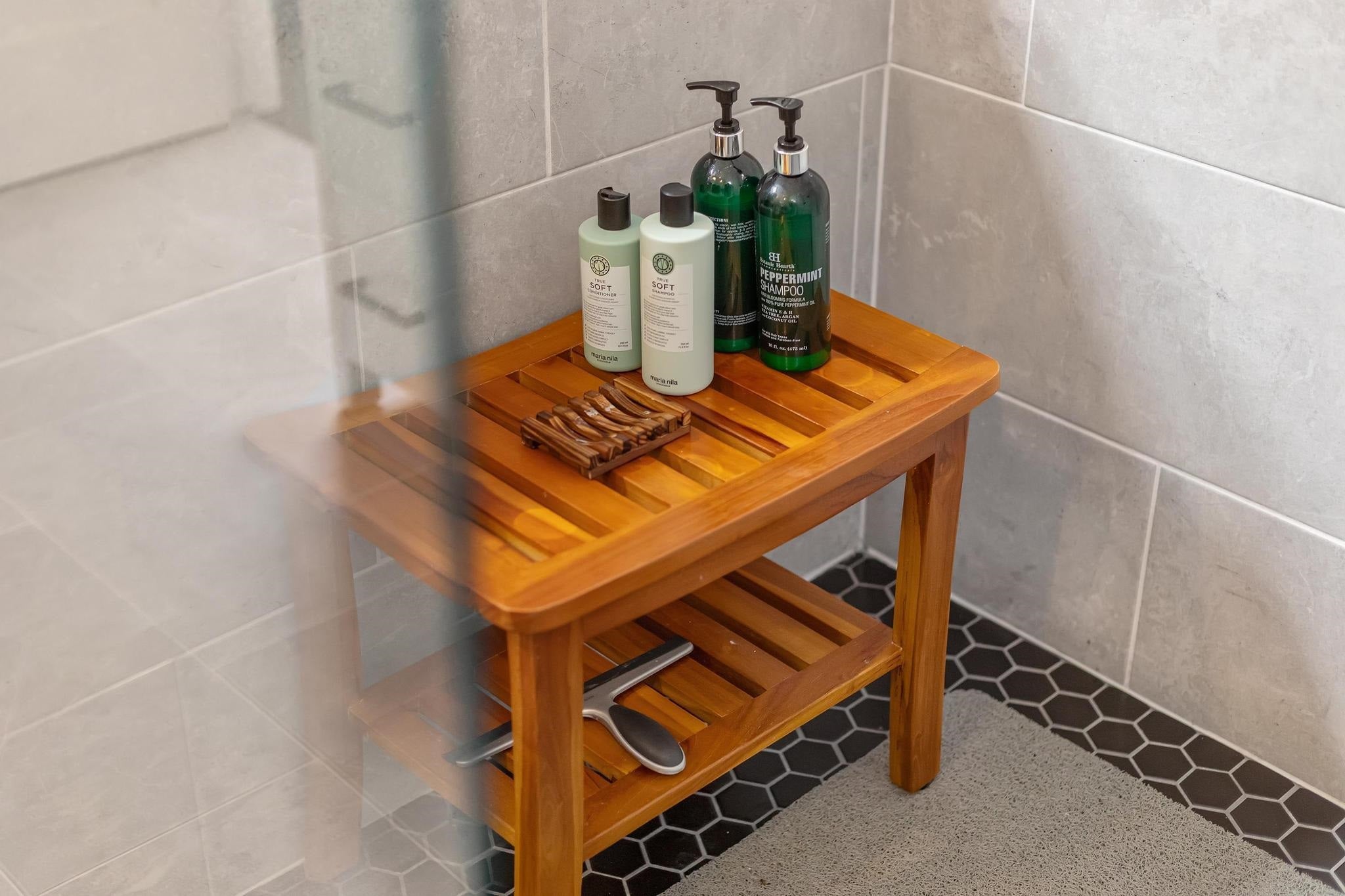 Harrison Twp, Michigan, 48045, United States, 2 Bedrooms Bedrooms, ,3 BathroomsBathrooms,Residential,For Sale,1979598