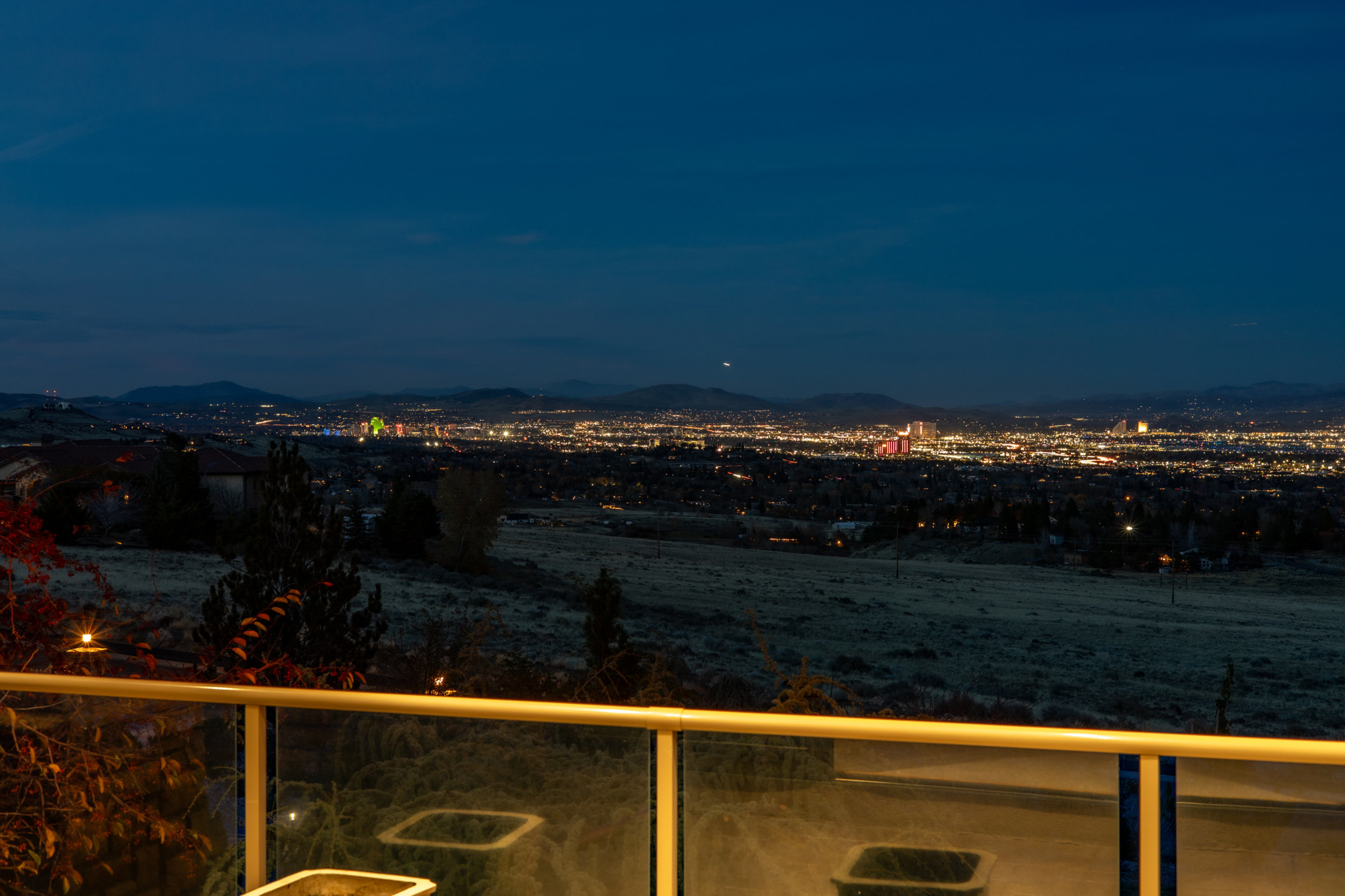  Stunning Custom Home with Breathtaking Views in Reno - 物件實景