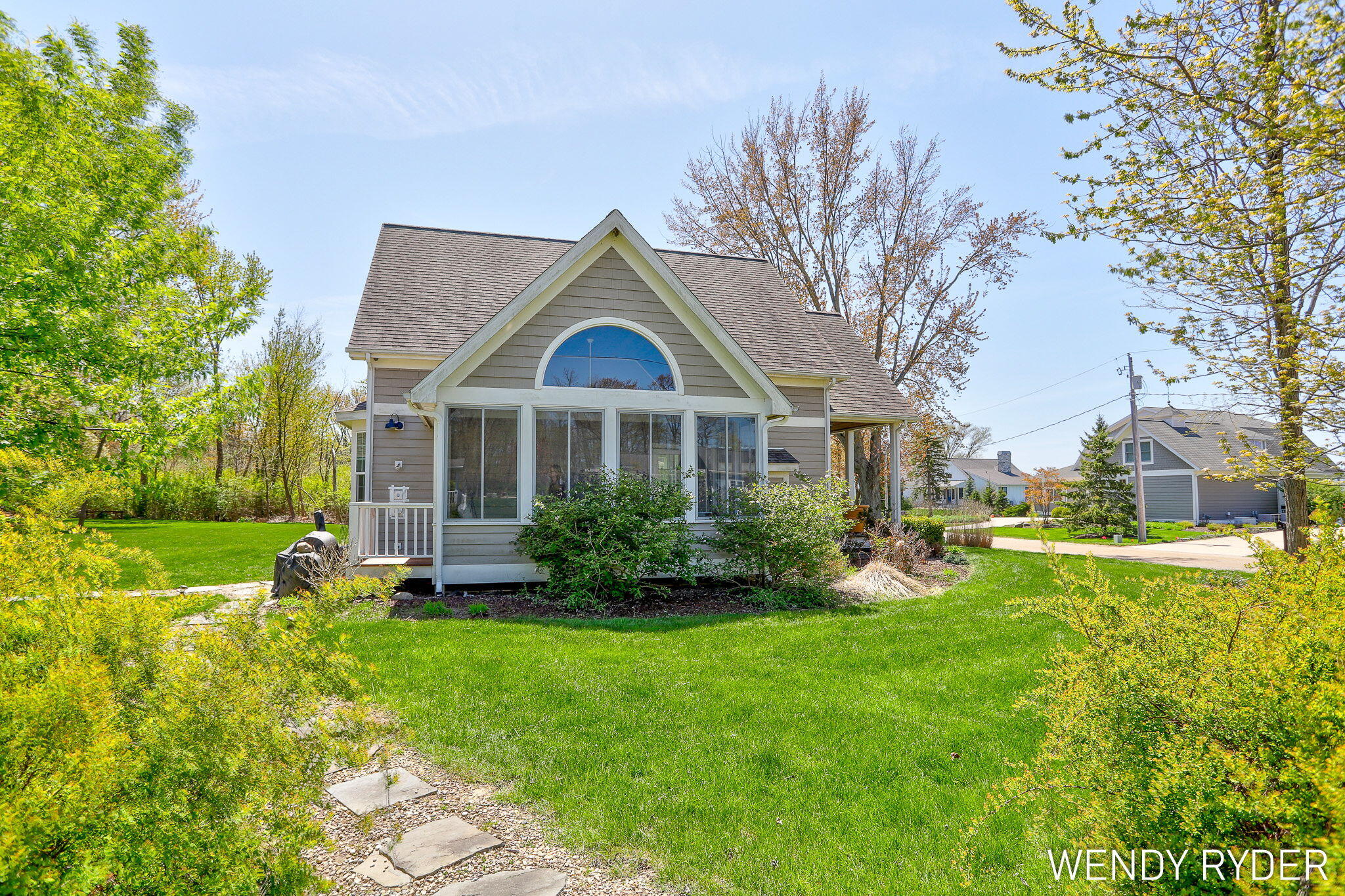 South Haven, Michigan, 49090, United States, 4 Bedrooms Bedrooms, ,4 BathroomsBathrooms,Residential,For Sale,1907418