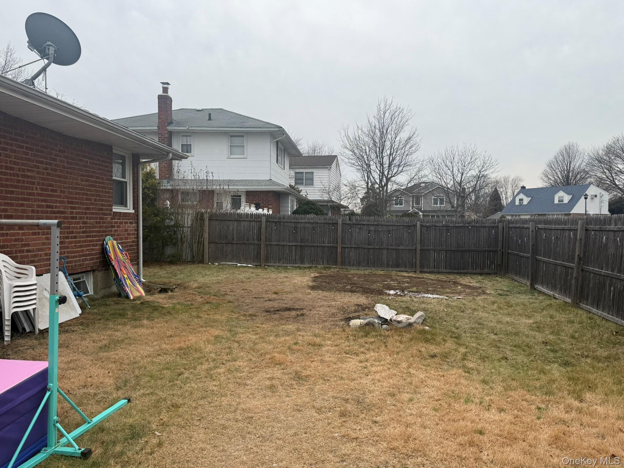 Levittown, New York, 11756, United States, 4 Bedrooms Bedrooms, ,2 BathroomsBathrooms,Residential,For Sale,2008585