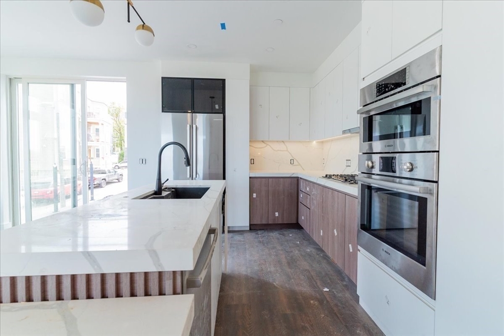 Boston, Massachusetts, 02125, United States, 4 Bedrooms Bedrooms, ,3 BathroomsBathrooms,Residential,For Sale,1975073