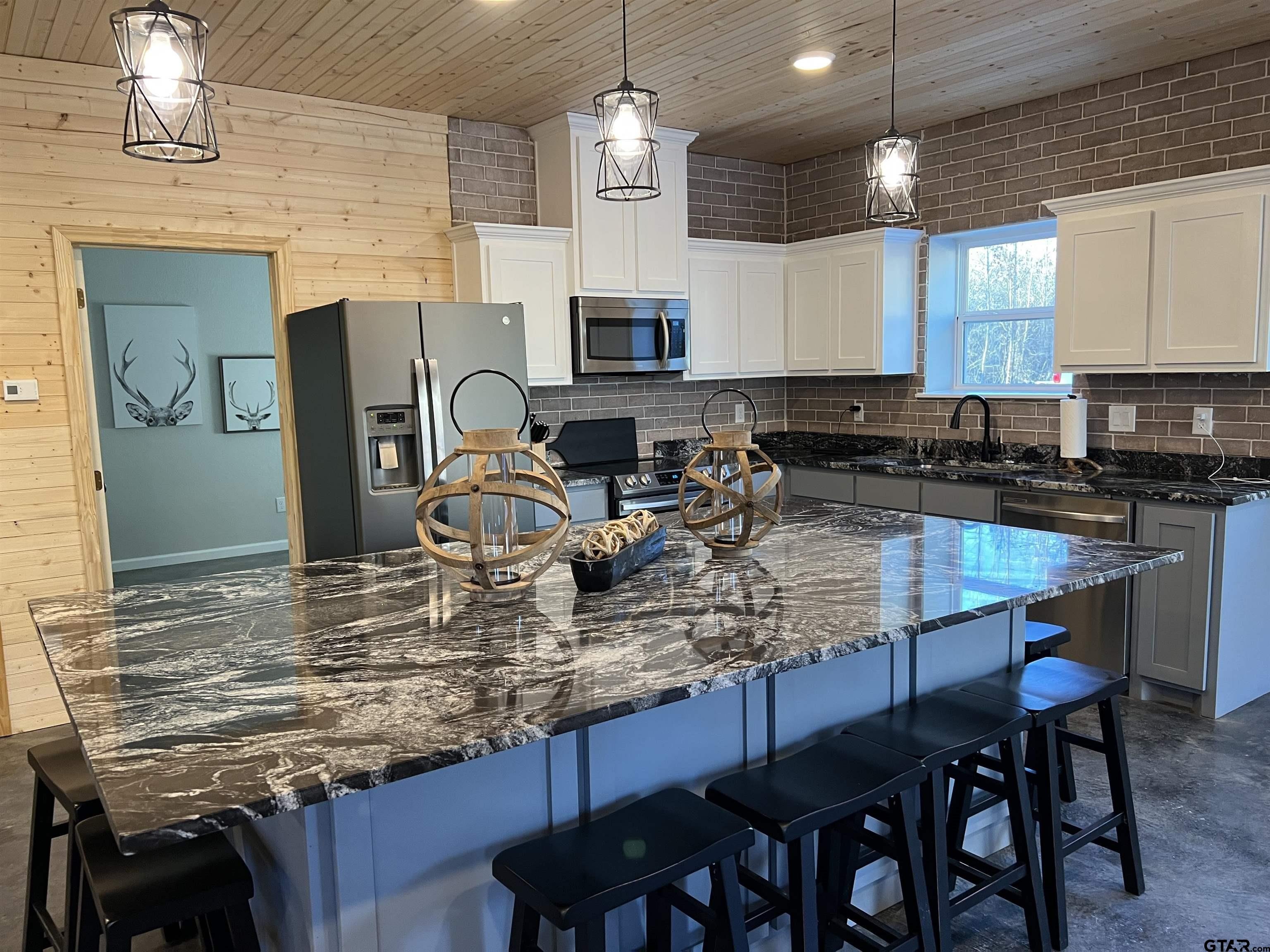 Lone Star, Texas, 75668, United States, 2 Bedrooms Bedrooms, ,1 BathroomBathrooms,Residential,For Sale,1979709