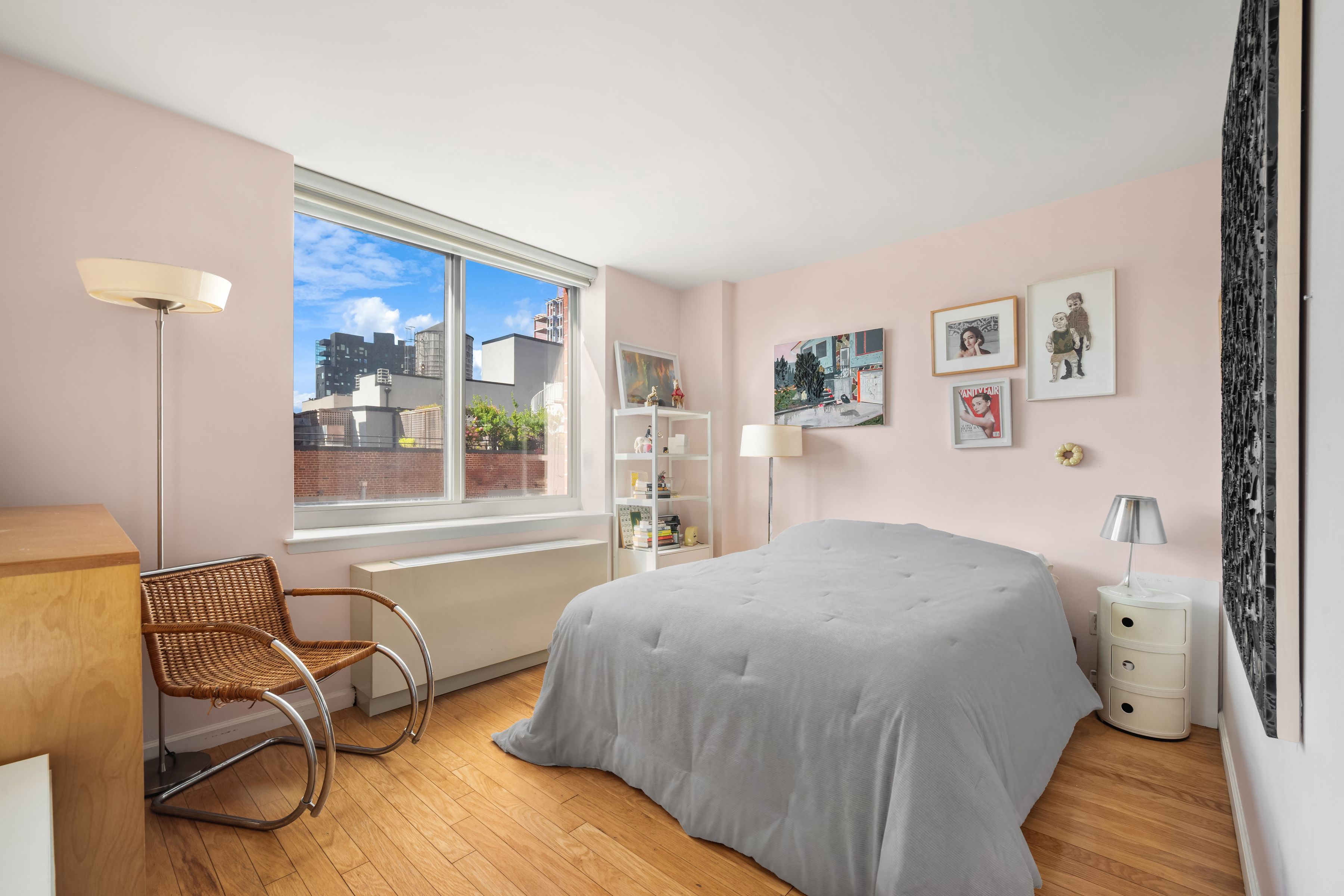  Chelsea 1 Bedroom w/ Balcony and South Exposure - 物件實景
