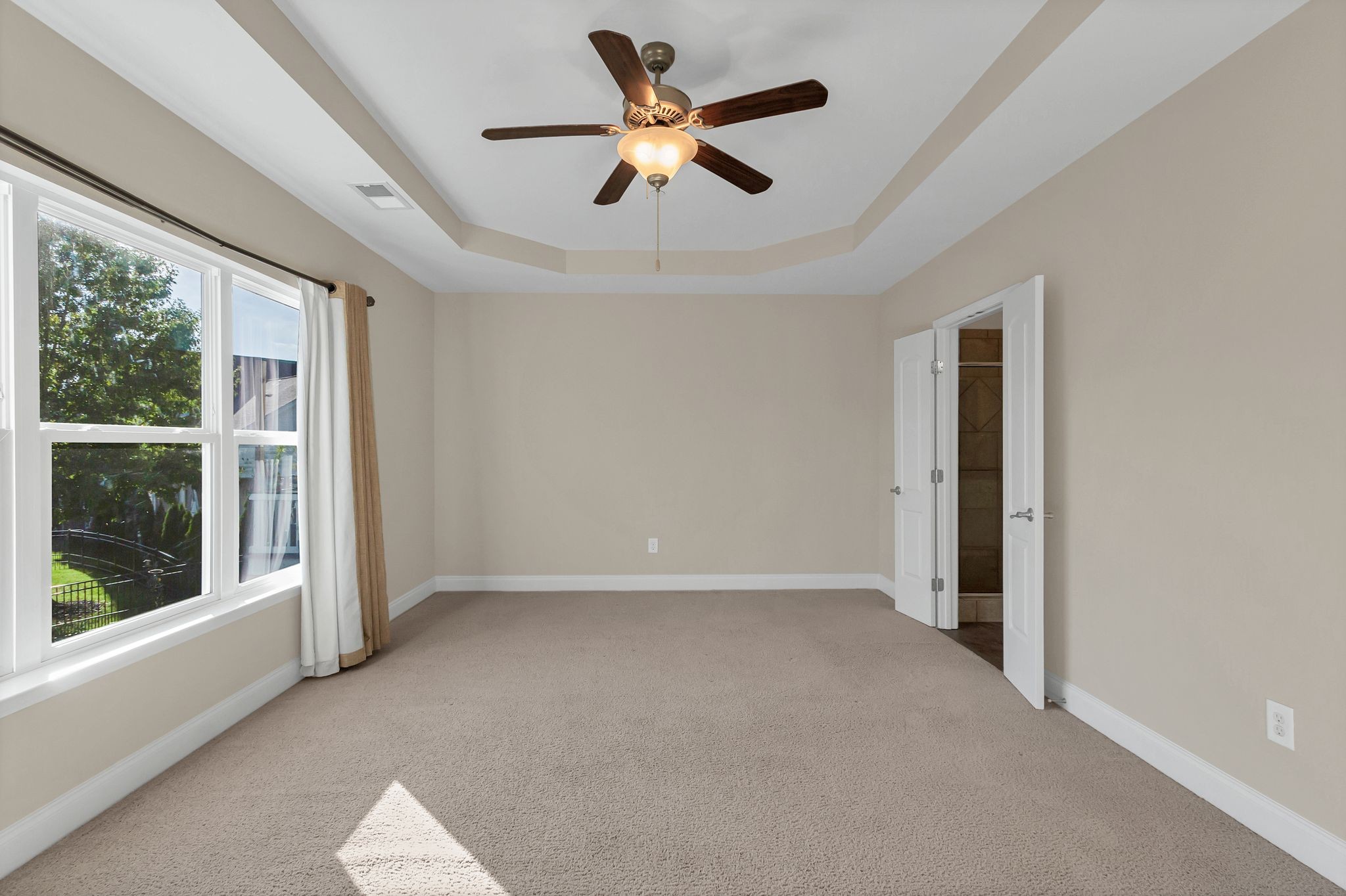 Franklin, Tennessee, 37064, United States, 4 Bedrooms Bedrooms, ,4 BathroomsBathrooms,Residential,For Sale,1989475