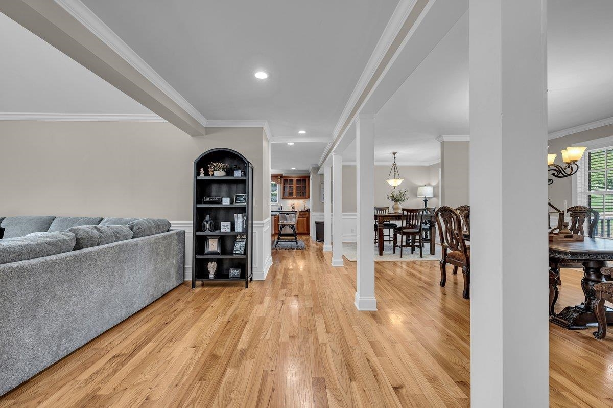 Landrum, South Carolina, 29356, United States, 5 Bedrooms Bedrooms, ,4 BathroomsBathrooms,Residential,For Sale,1990199