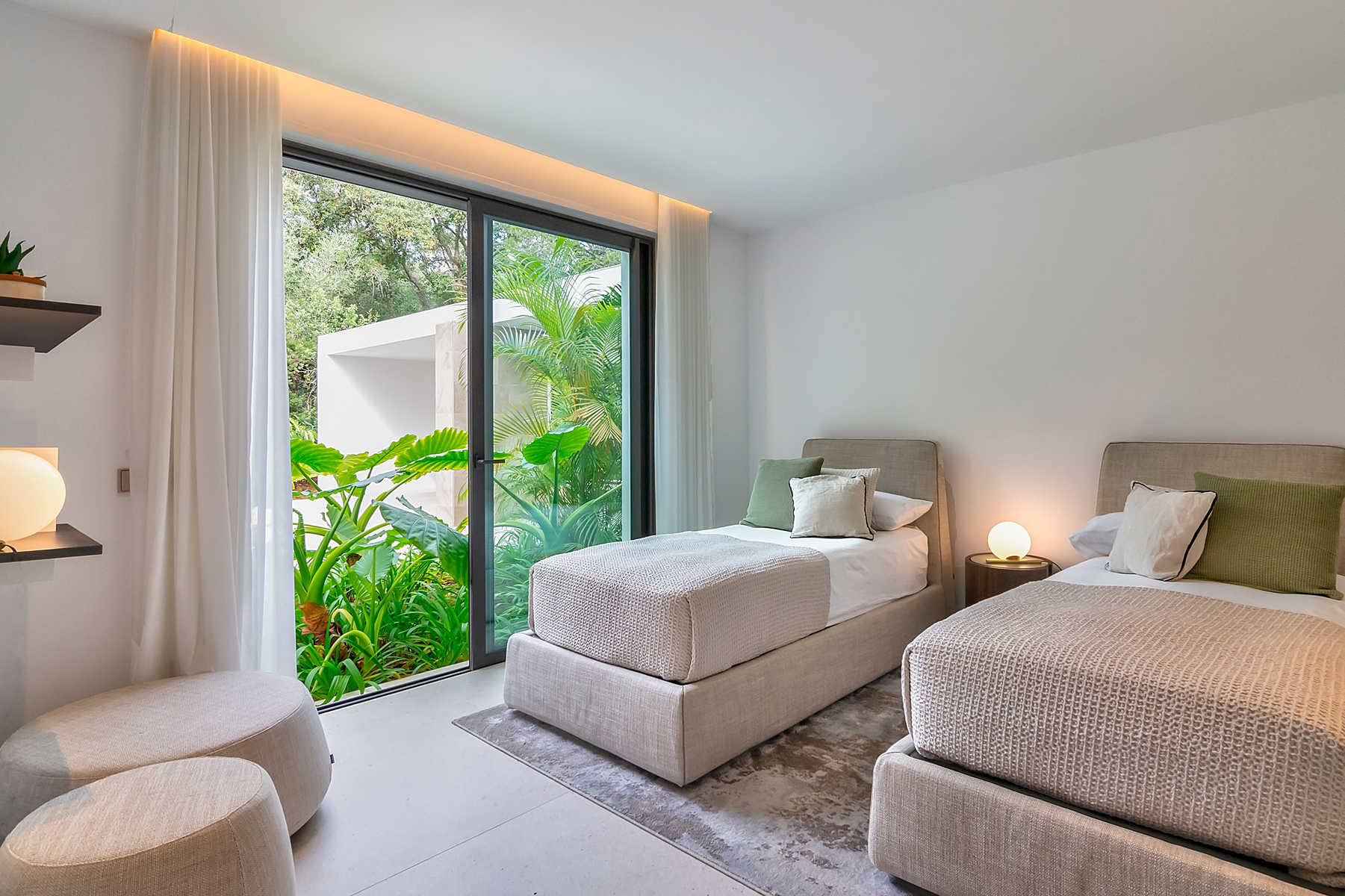  Luxurious Charles Kent-Designed Villa at Valderrama Golf Course, Sotogrande - 物件實景