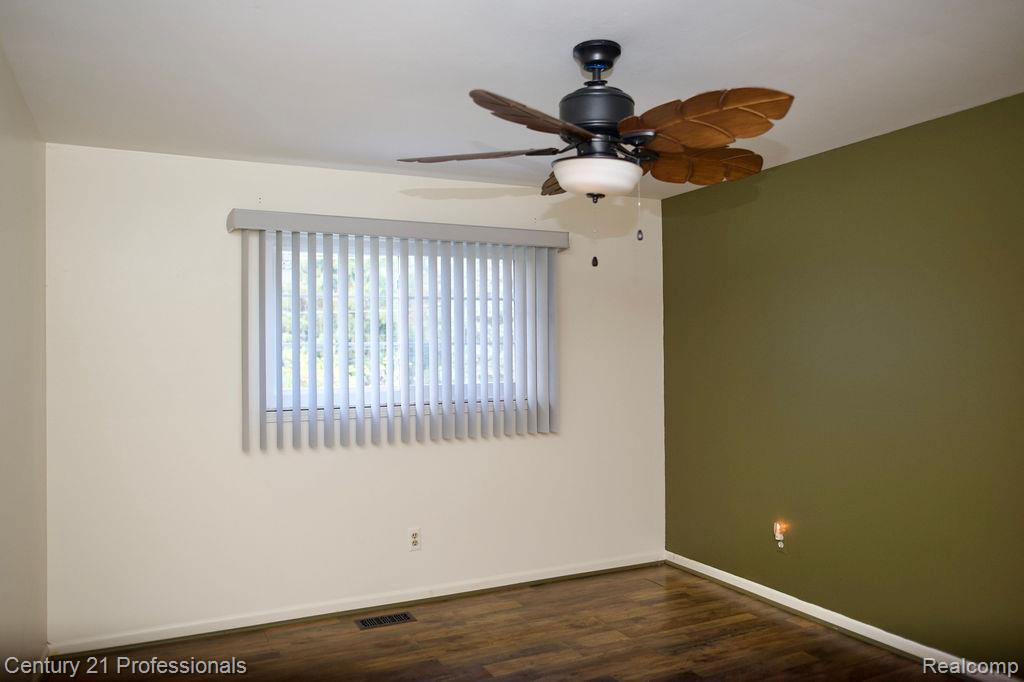 RochesterHills, Michigan, 48309, United States, 4 Bedrooms Bedrooms, ,3 BathroomsBathrooms,Residential,For Sale,1976232