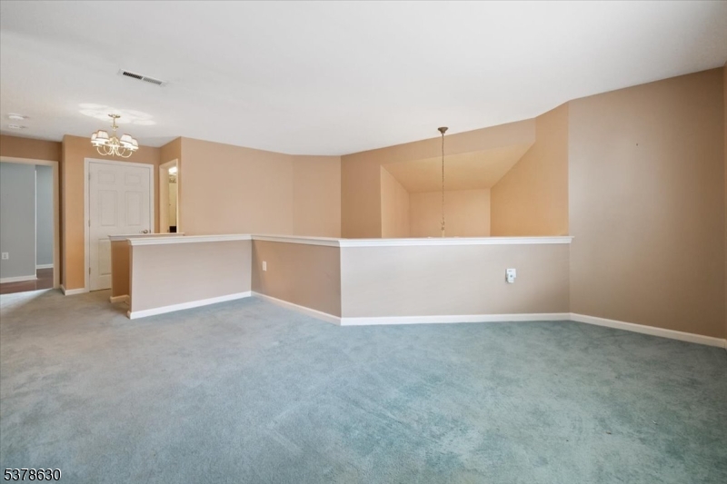 Franklin Twp., New Jersey, 08873, United States, 2 Bedrooms Bedrooms, ,3 BathroomsBathrooms,Residential,For Sale,1940389