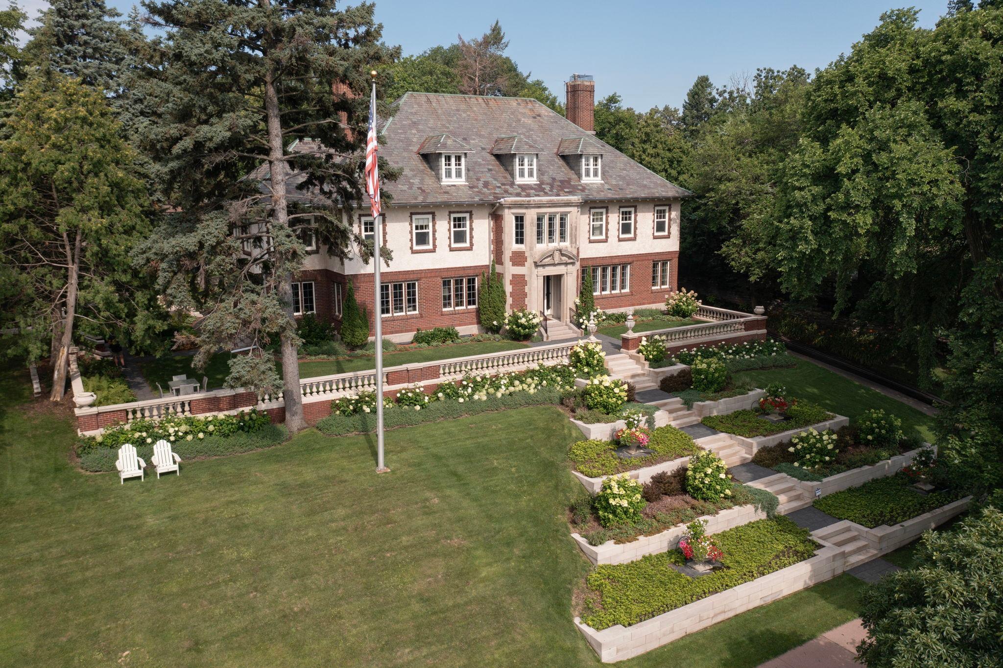 Minneapolis, Minnesota, 55416, United States, 5 Bedrooms Bedrooms, ,4 BathroomsBathrooms,Residential,For Sale,1907666
