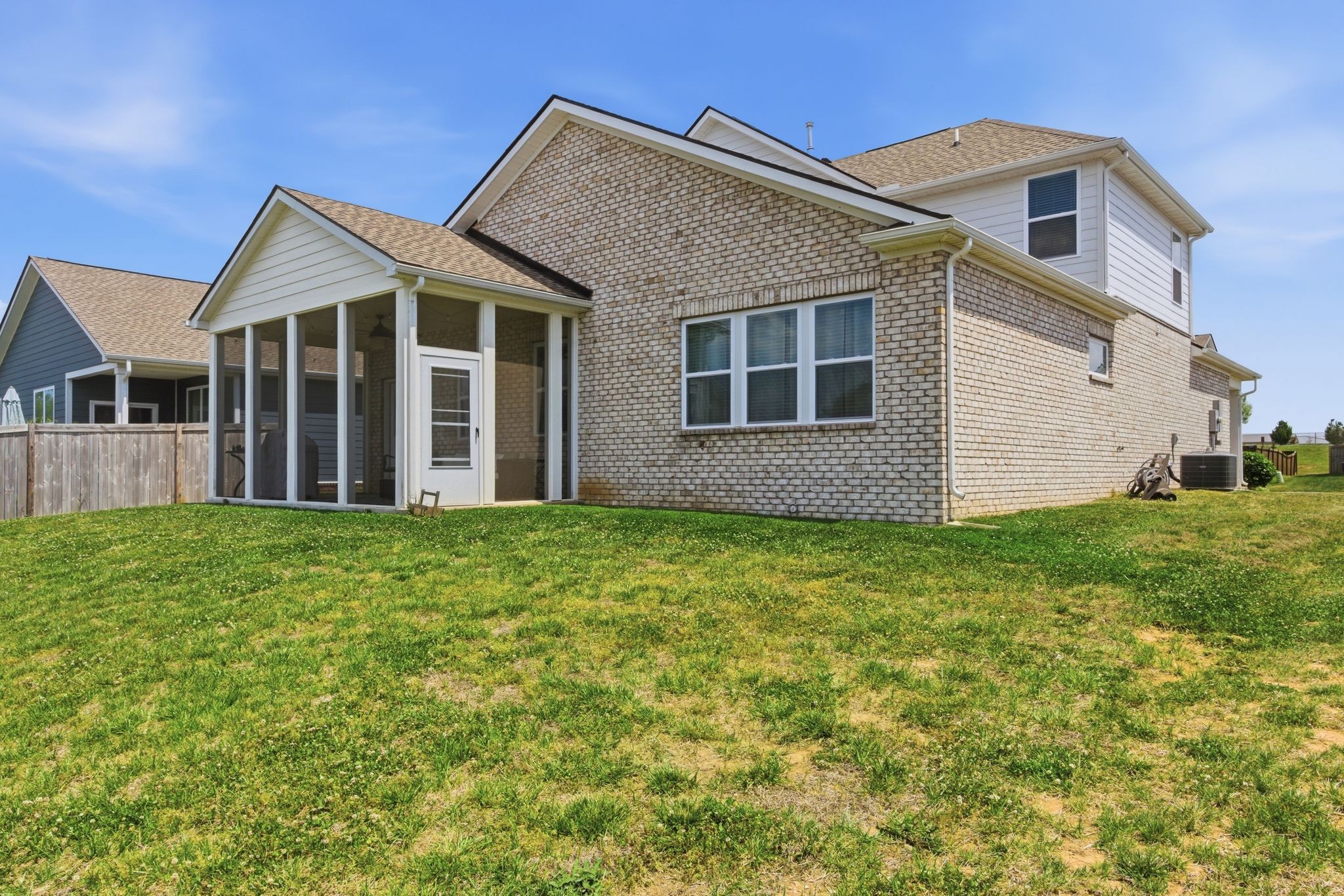  1064 Ewell Farm Cir, Spring Hill, TN, 37174 - 物件實景