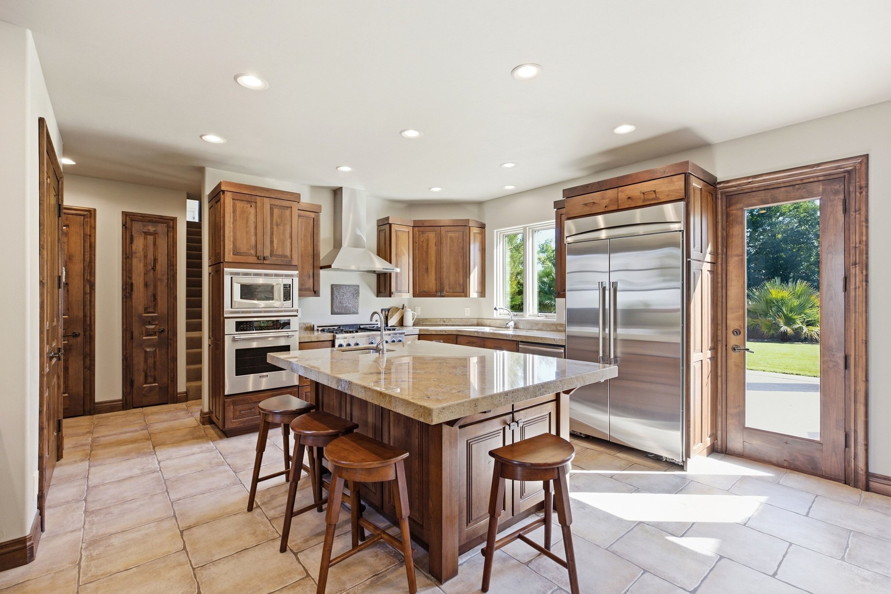  French Country Estate, Tucked Within an Exclusive Luxury Gated Community - 物件實景