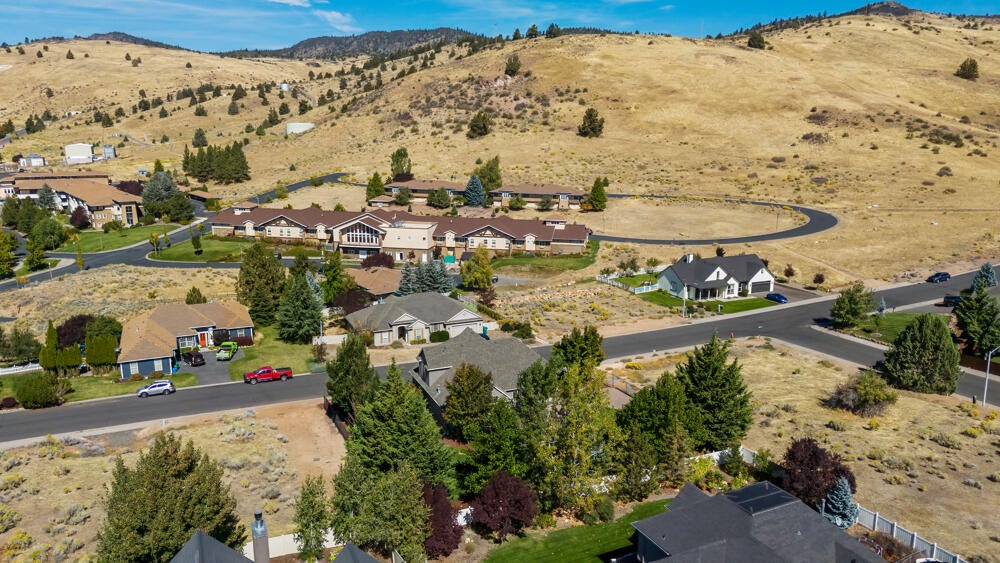 Klamath Falls, Oregon, 97601, United States, 3 Bedrooms Bedrooms, ,3 BathroomsBathrooms,Residential,For Sale,1848515